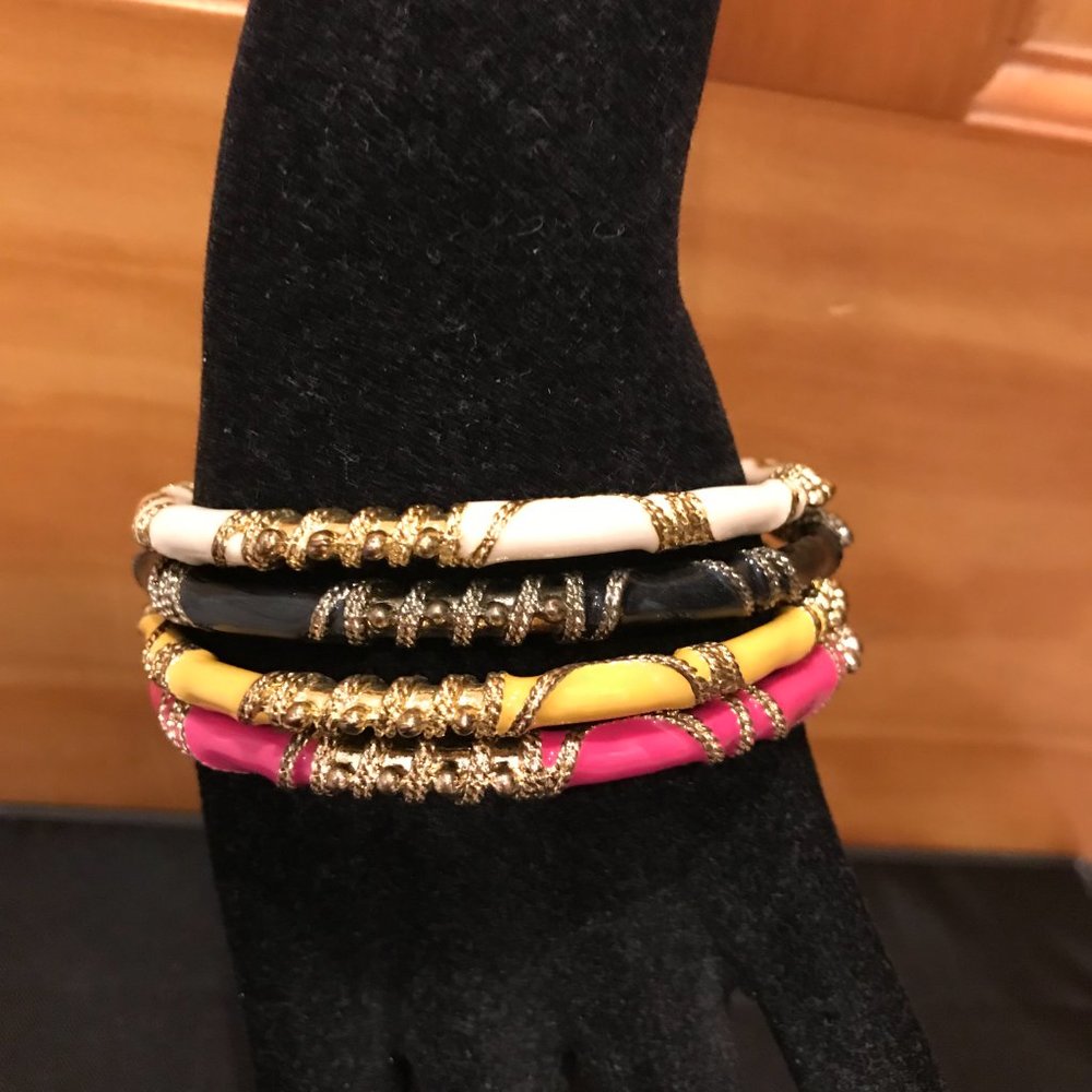 Bracelets (4) - image 1